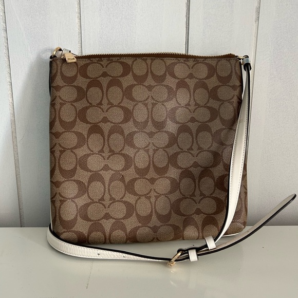 Coach crossbody - Picture 3 of 9